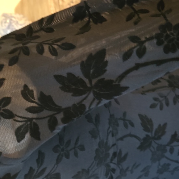 Elegant Black Floral Long Sleeve Dress Fully Lined - Picture 12 of 15